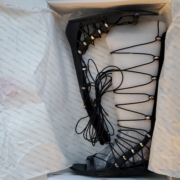 Gladiator Sandals Black and Silver, US 6 - Picture 4 of 7